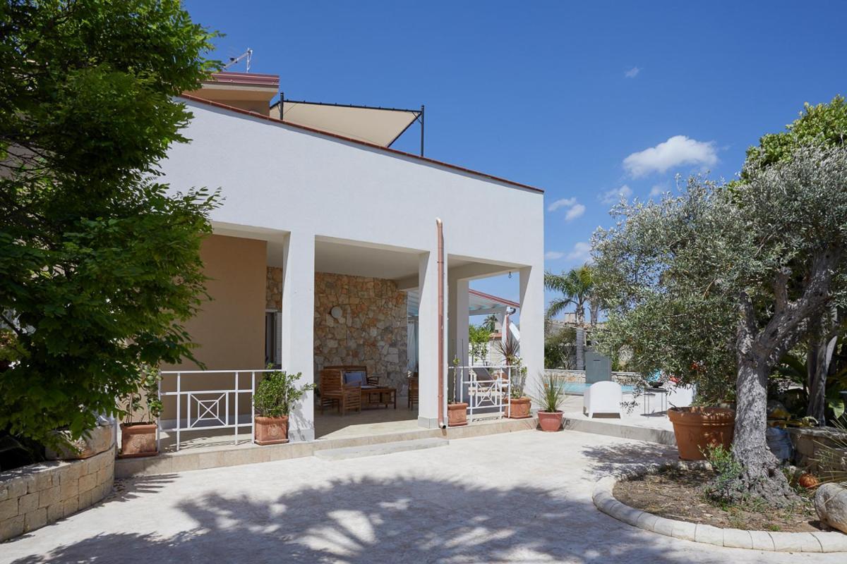 Villa Zamia Con Piscina Santa Maria Del Focallo Exterior photo